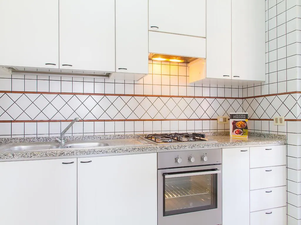 Gelso Bianco Apartments Кампофеличе-ди-Роччелла